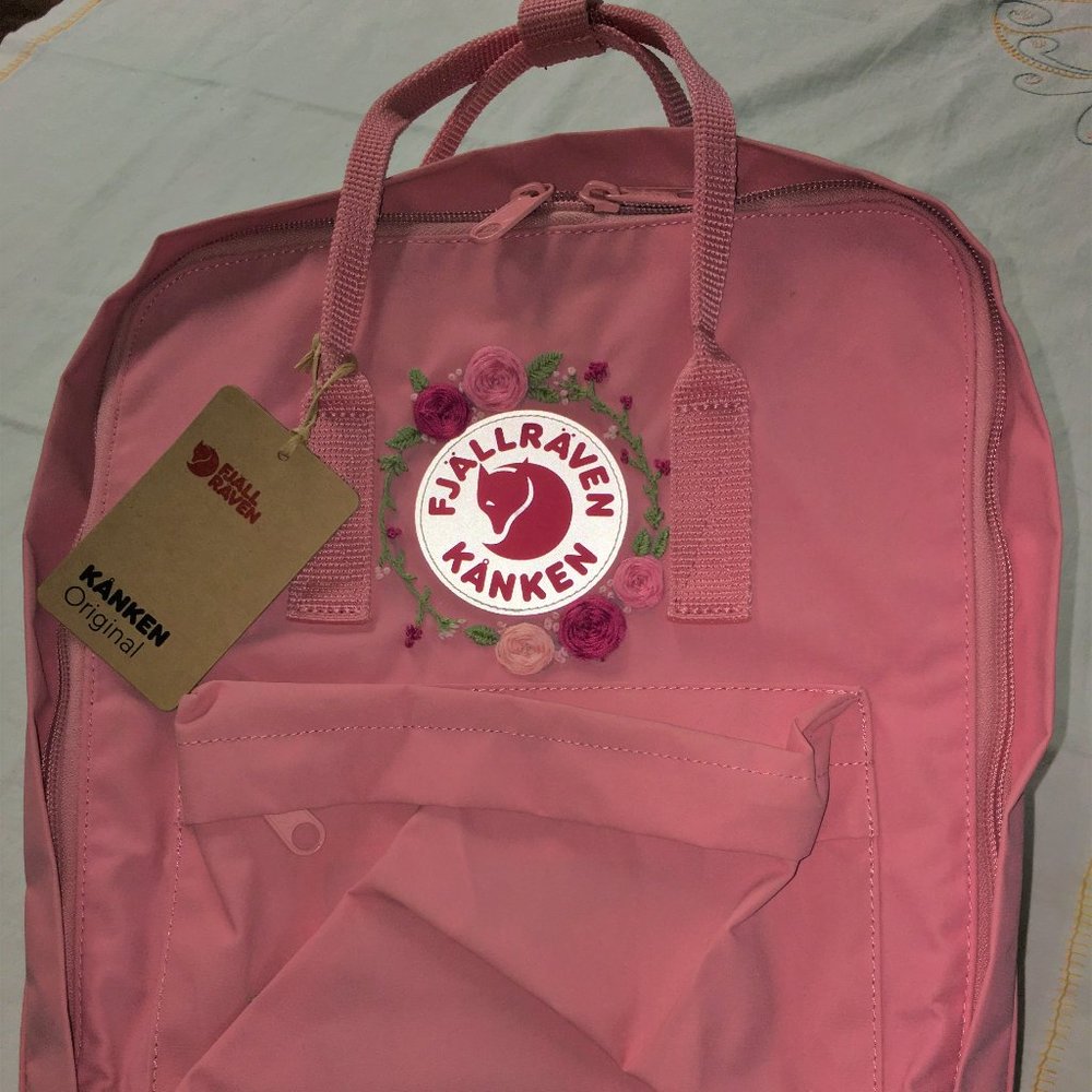 FjallRaven Kanken NEW w/Tags PINK #312 Style 23510 Hand embroidered decoration